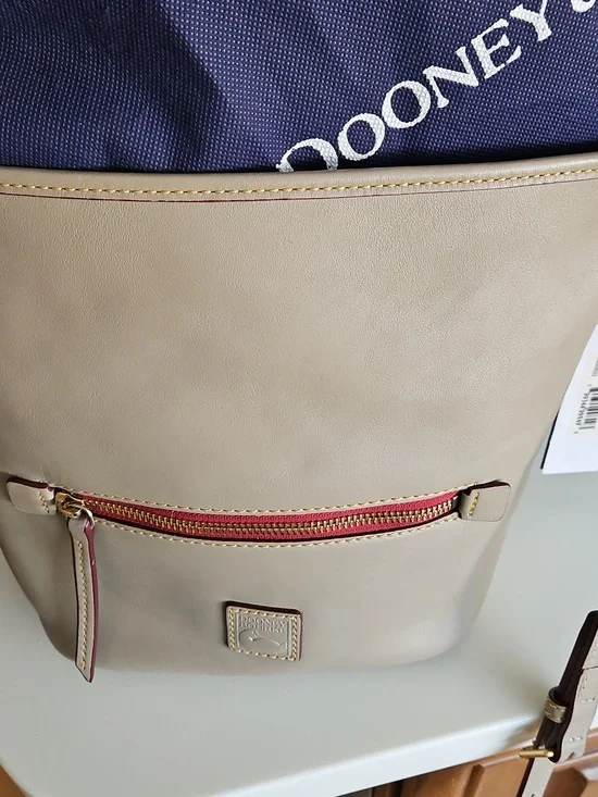 Classic Florentine Leather Dooney & Bourke Light Taupe Zip Sack Bag - Picture 10 of 10